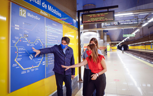 David Pérez en la estación Hospital de Móstoles