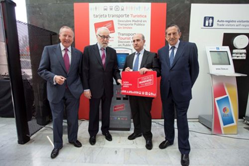 Jesús Valverde junto a representantes de Ifema