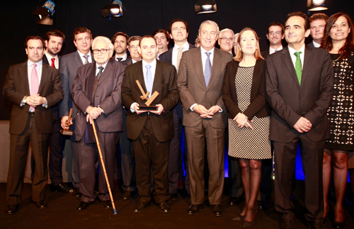 Representantes del CRTM y la Consejería de Transportes, durante la entrega de premios