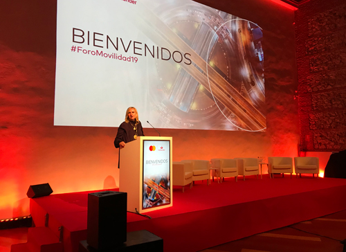 La consejera en funciones de Transportes, Vivienda e Infraestructuras, Rosalía Gonzalo, durante la inauguración de la jornada ‘Movilidad inteligente y transporte urbano’.