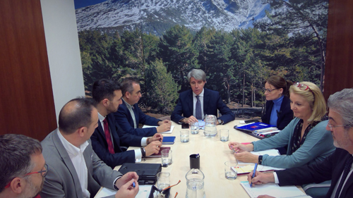 Ángel Garrido reunido con el alcalde de San Fernando de Henares, Javier Corpa
