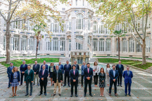 David Pérez con los representantes de los Colegios Profesionales