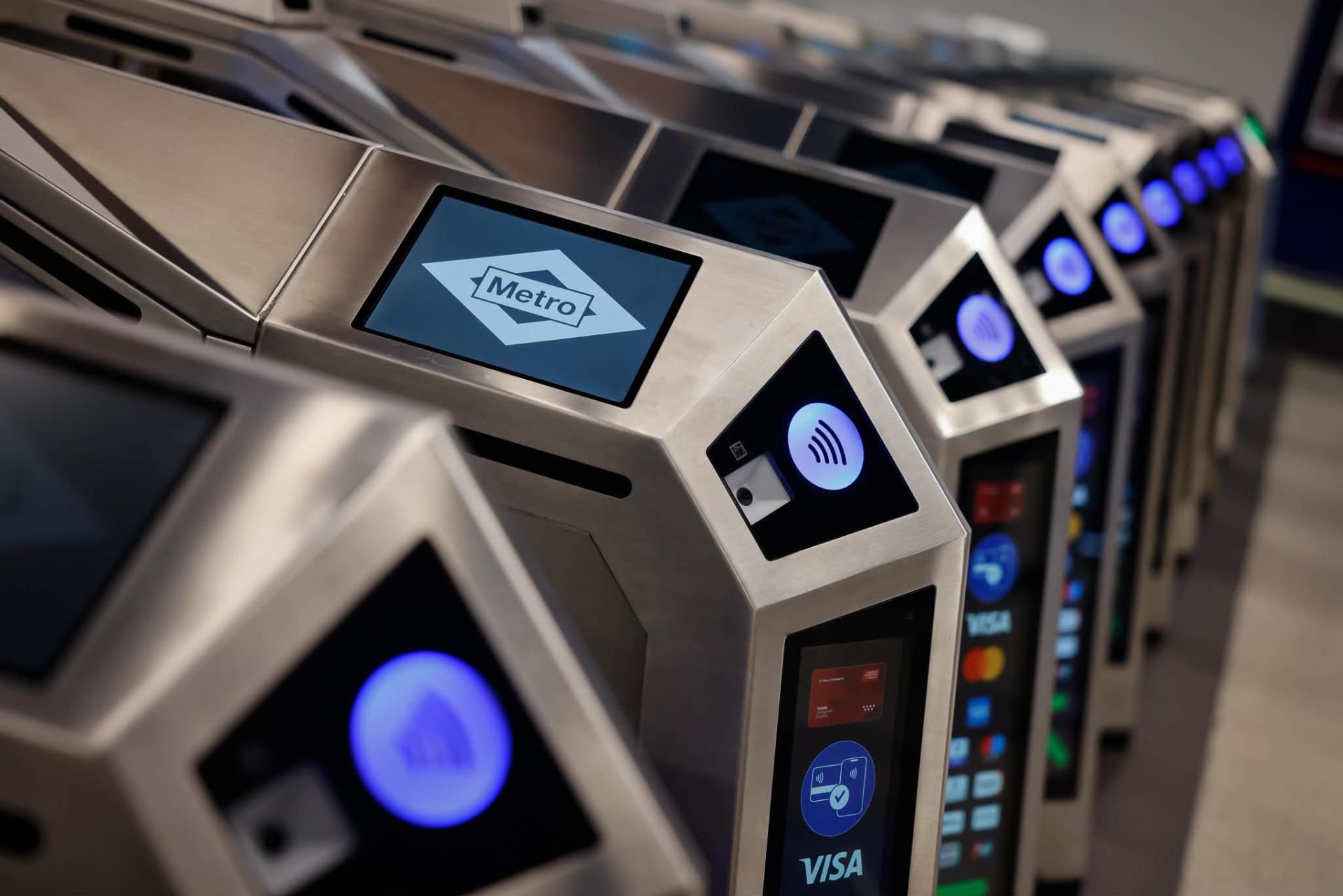 tecnología ABT permitirá acceder a Metro, autobuses y Cercanías con tarjeta bancaria