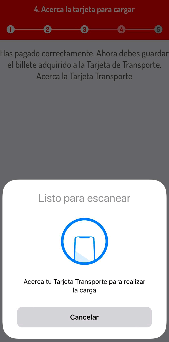 Paso 10. Acerca la tarjeta de transporte a la parte trasera superior del móvil para cargarla.