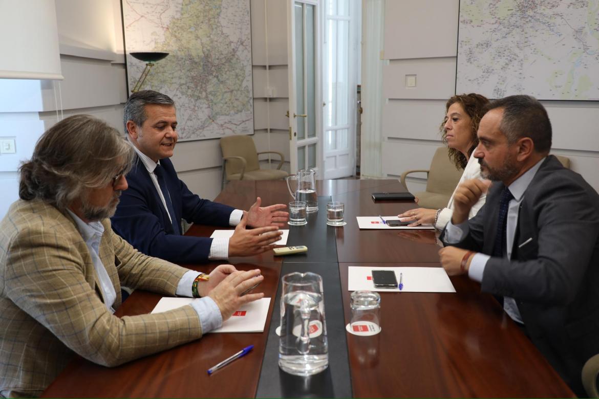 Asistentes a la reunión entre la Comunidad de Madrid y la alcaldía de Móstoles