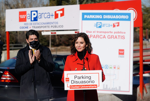 Isabel Díaz Ayuso presentando el aparcamiento disuasorio de Ciudad Universitaria